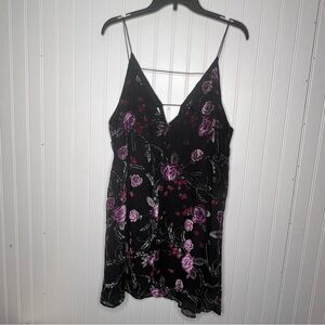 Wild Pearl Sexy Mini Lace Dress With Floral Velvet Detail Size Medium